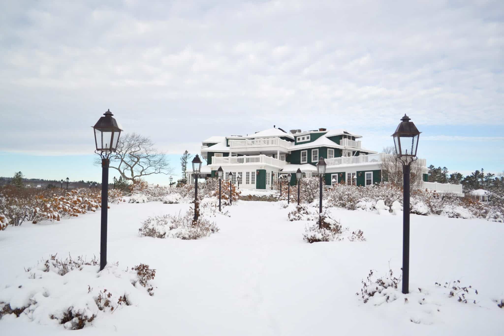 Coastal Estate Winter Wedding in Maine